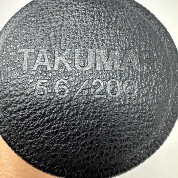 Asahi Pentax Tele-Takumar 200mm f/5.6 manual focus telephoto lens w/49mm UV - Picture 10 of 11